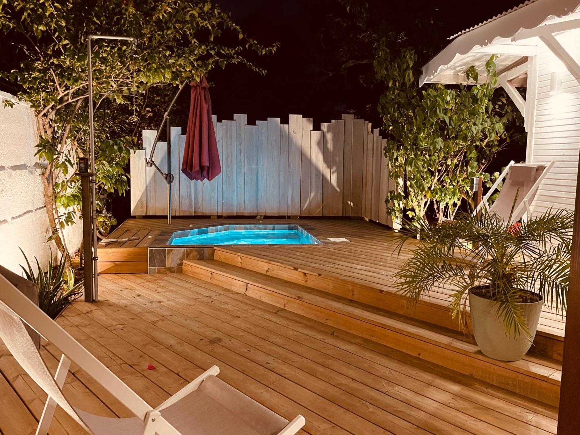 Les Coulirooms - Suite Avec Jacuzzi Et Grande Terrasse Sainte-Anne  Exterior foto