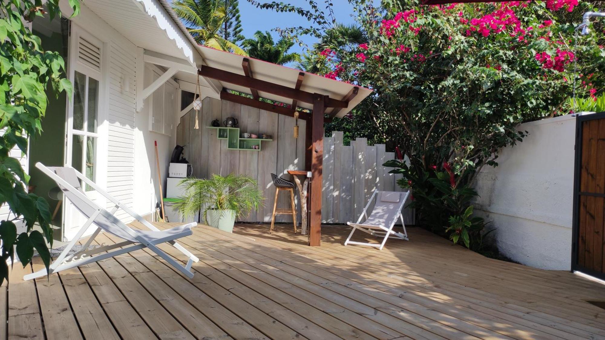 Les Coulirooms - Suite Avec Jacuzzi Et Grande Terrasse Sainte-Anne  Exterior foto