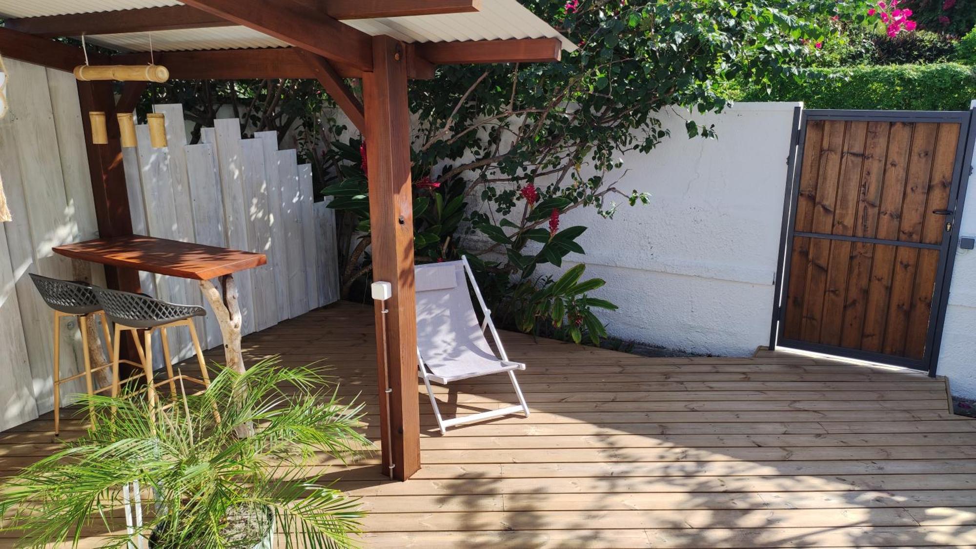 Les Coulirooms - Suite Avec Jacuzzi Et Grande Terrasse Sainte-Anne  Exterior foto