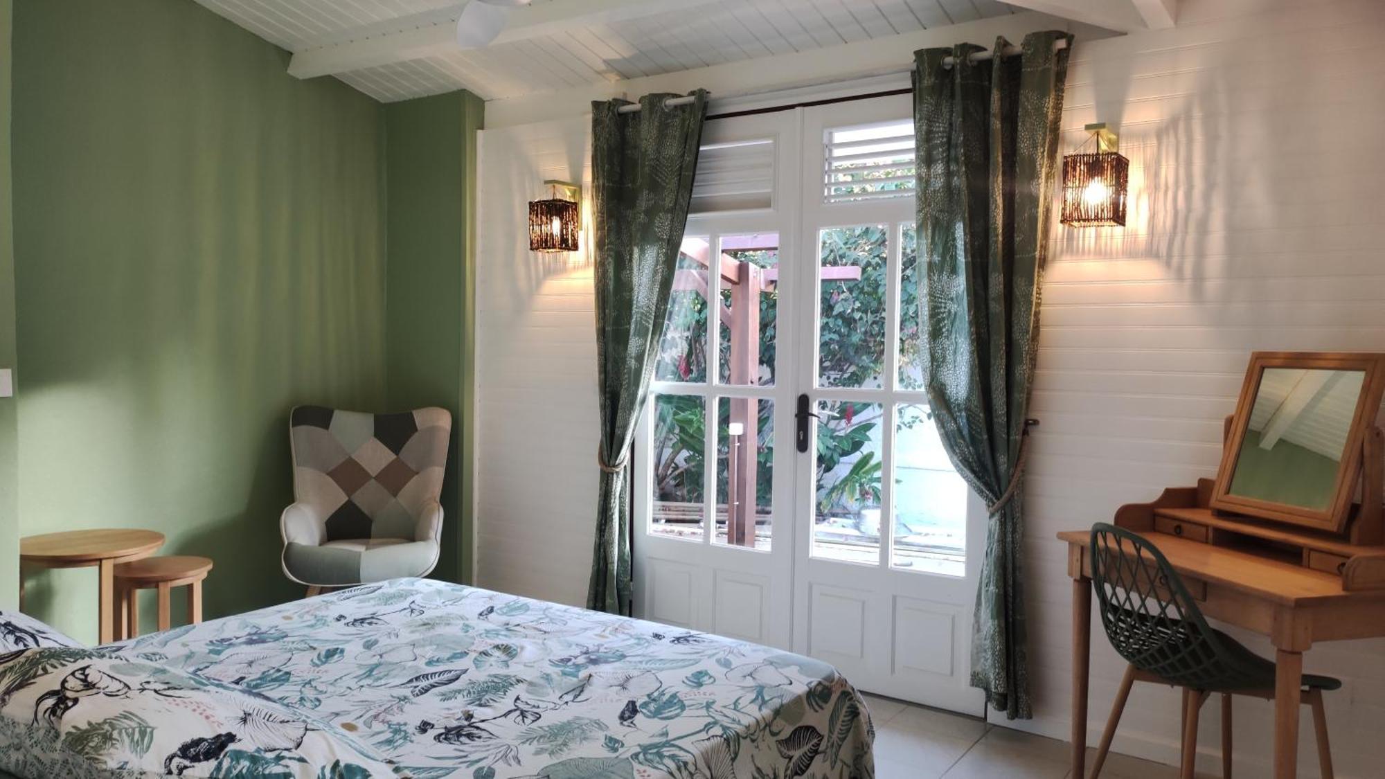 Les Coulirooms - Suite Avec Jacuzzi Et Grande Terrasse Sainte-Anne  Exterior foto